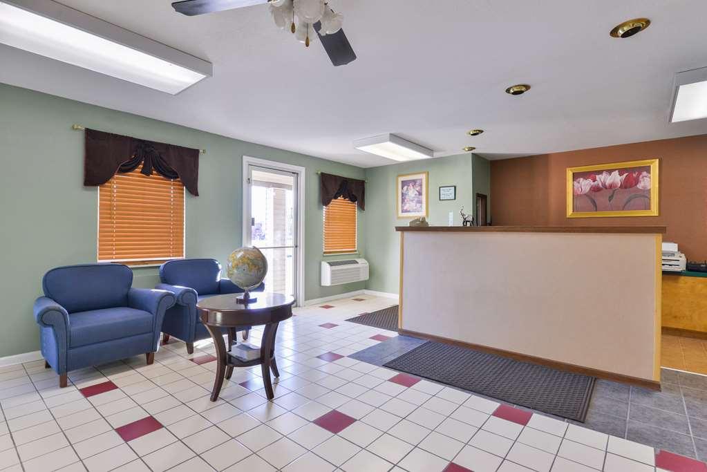 Americas Best Value Inn Of Decatur Интерьер фото