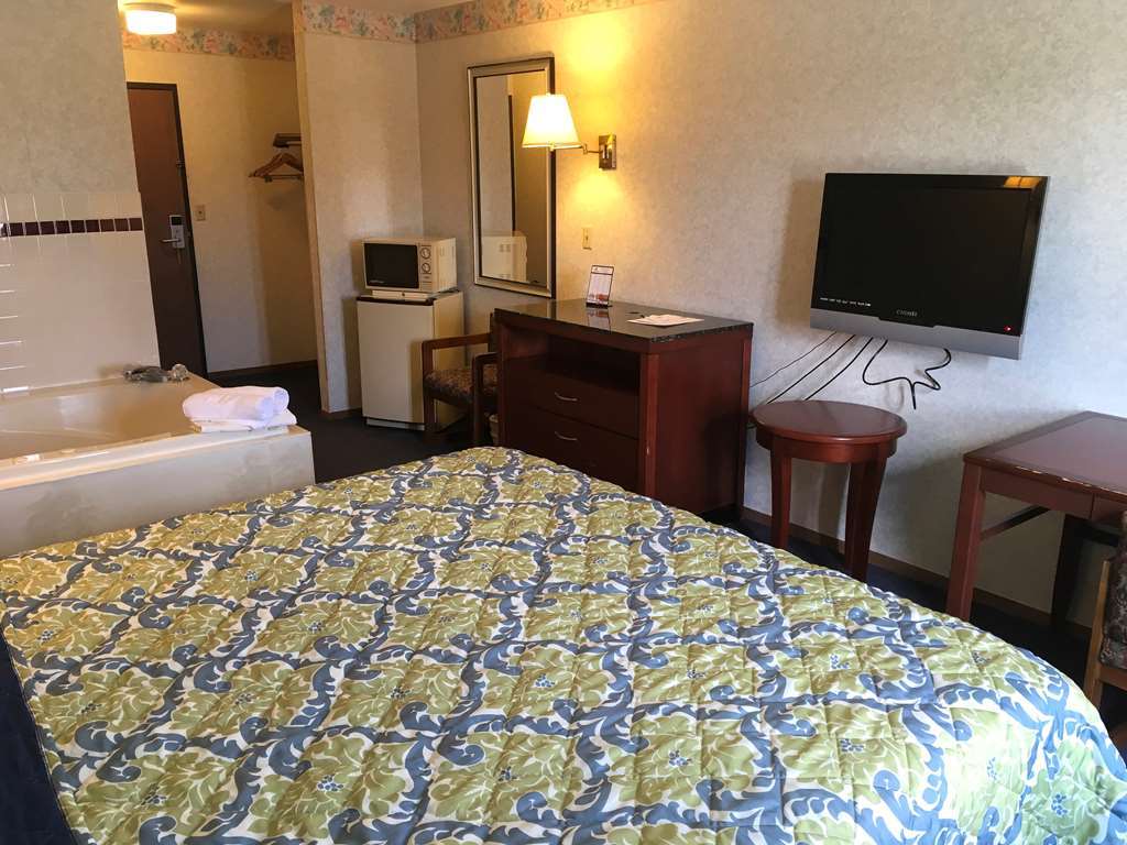 Americas Best Value Inn Of Decatur Номер фото